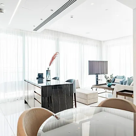 Apartment Del Mar Beachfront 3 Bedroom 'c'