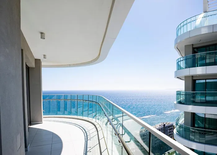 Del Mar Beachfront 3 Bedroom 'c'