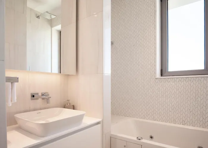 Del Mar Beachfront 3 Bedroom 'c'